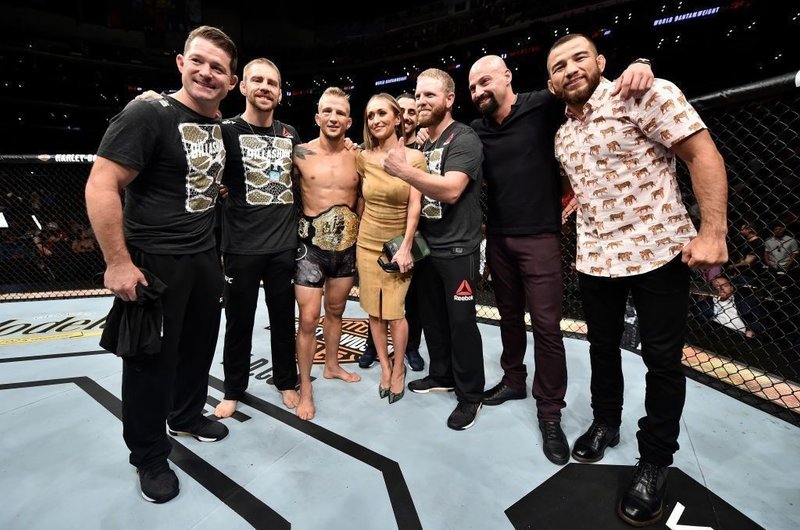 Ufc ディラショーが1r Tkoで王座防衛 セフードよ 受けて立つぞ Djは王座陥落 フライ級新王者セフード バンタム級王者と戦いたい 8連勝ペレス 佐々木憂流迦と対戦したい 8 4 Ufc ゴング格闘技 Note Ufc ディラショーが1r Tkoで王座防衛 セフードよ 受けて立つぞ Djは王座陥落 フライ級新王者セフード バンタム級王者と戦いたい 8連勝ペレス 佐々木憂流迦と対戦したい 8 4 Ufc ゴング格闘技 Note