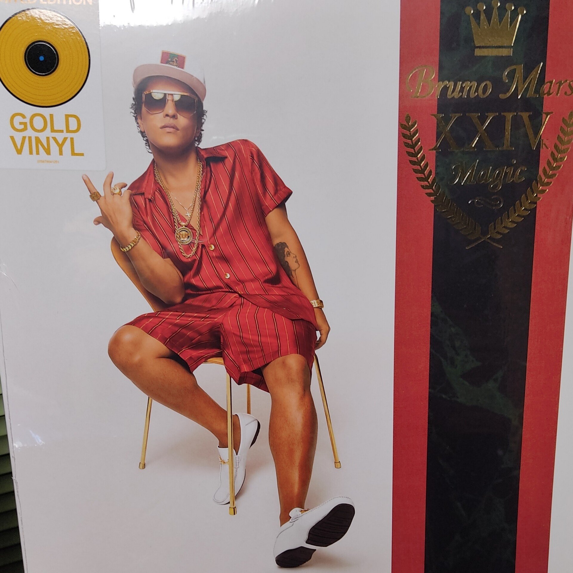 今日の1枚は、これ！ ブルーノ・マーズ / 『24K・マジック』（2016）｜nalu