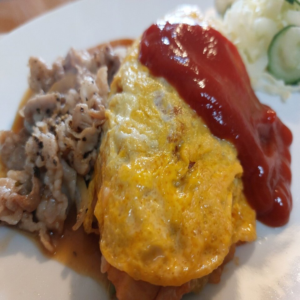 基本のオムライスに何かを盛り合わせると幸せになる Tokeiya Note