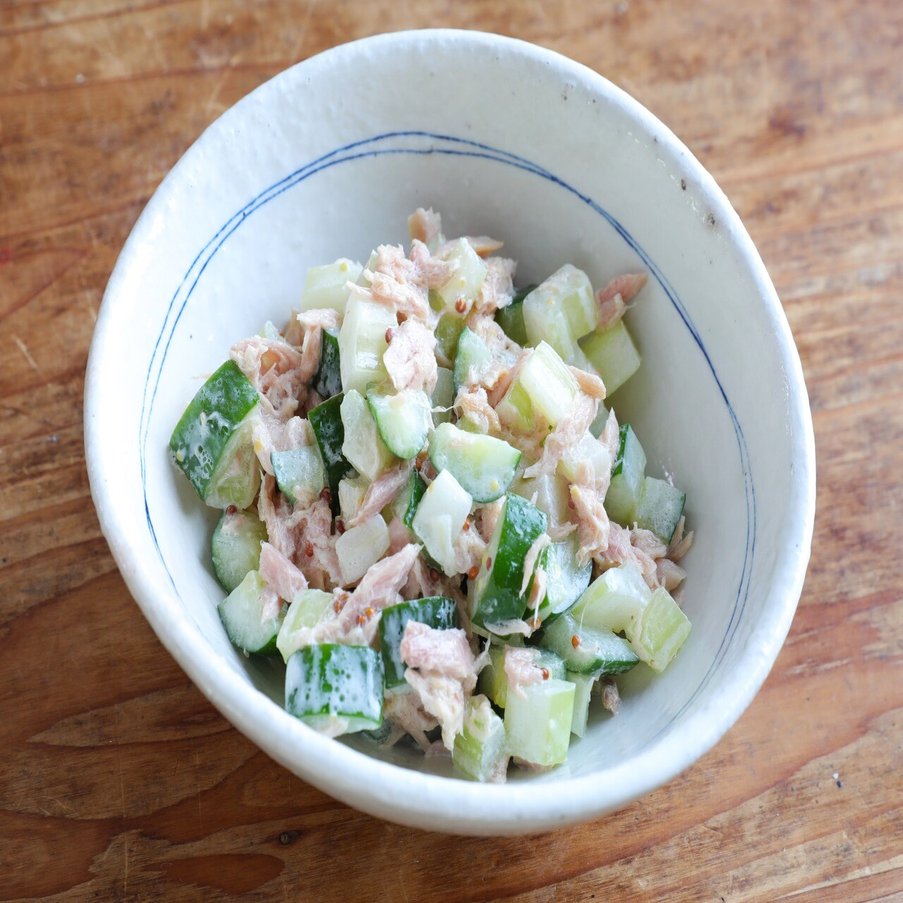 主菜 ごろっと野菜と鶏のレモンバターソテー 副菜 ツナとセロリの和えサラダ の作り方 ぐっち夫婦 料理家 Note