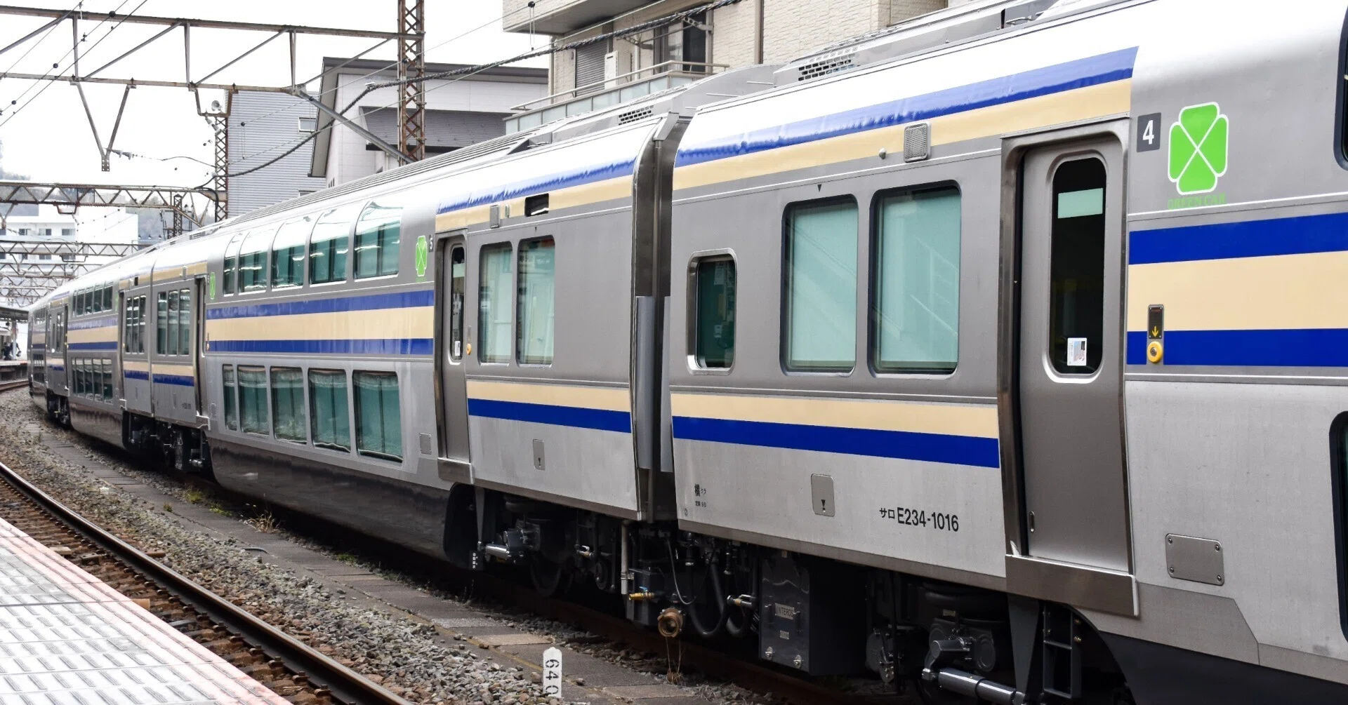 J‐TREC出場】【JR東日本】E235系1000番台グリーン車（F-14編成、F-15