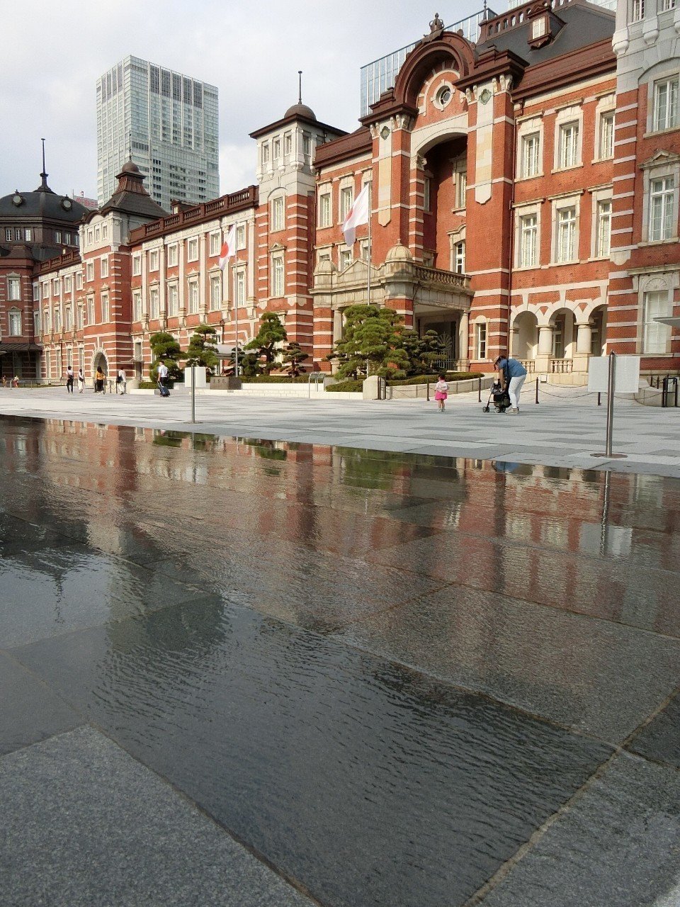 レポート 東京駅丸の内駅前広場の 打ち水システム について Ruindig Note レポート 東京駅丸の内駅前広場の 打ち水システム について Ruindig Note