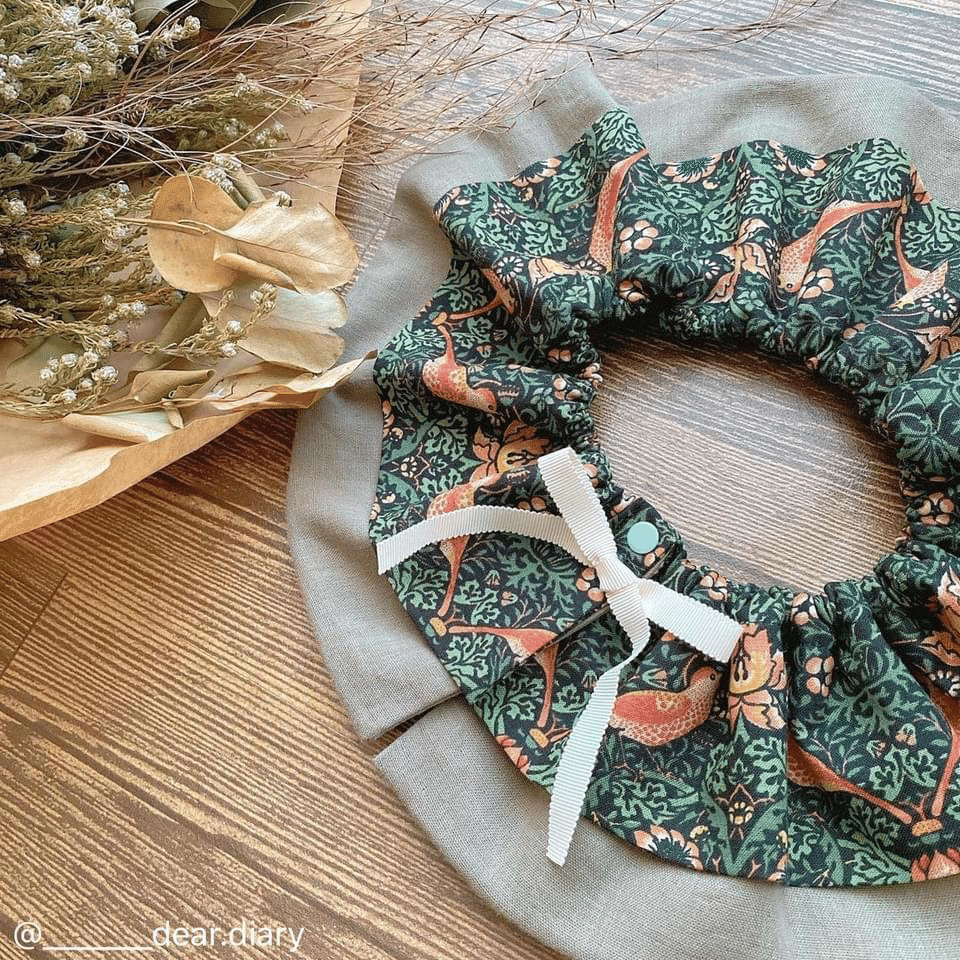 ハンドメイドスタイ　Cleome 様 名入り 手刺繍 スタイ ［いちご］ スタイ・よだれかけ AriAri20