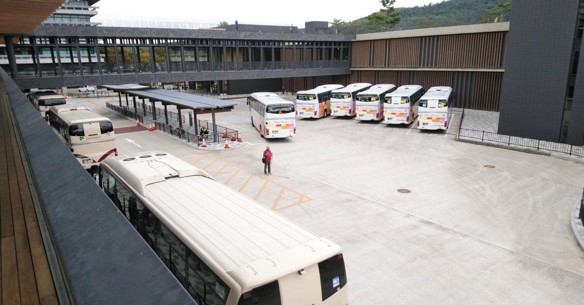 団体バス渋滞を解決せよ-「奈良公園バスターミナル」の役割【連載交通
