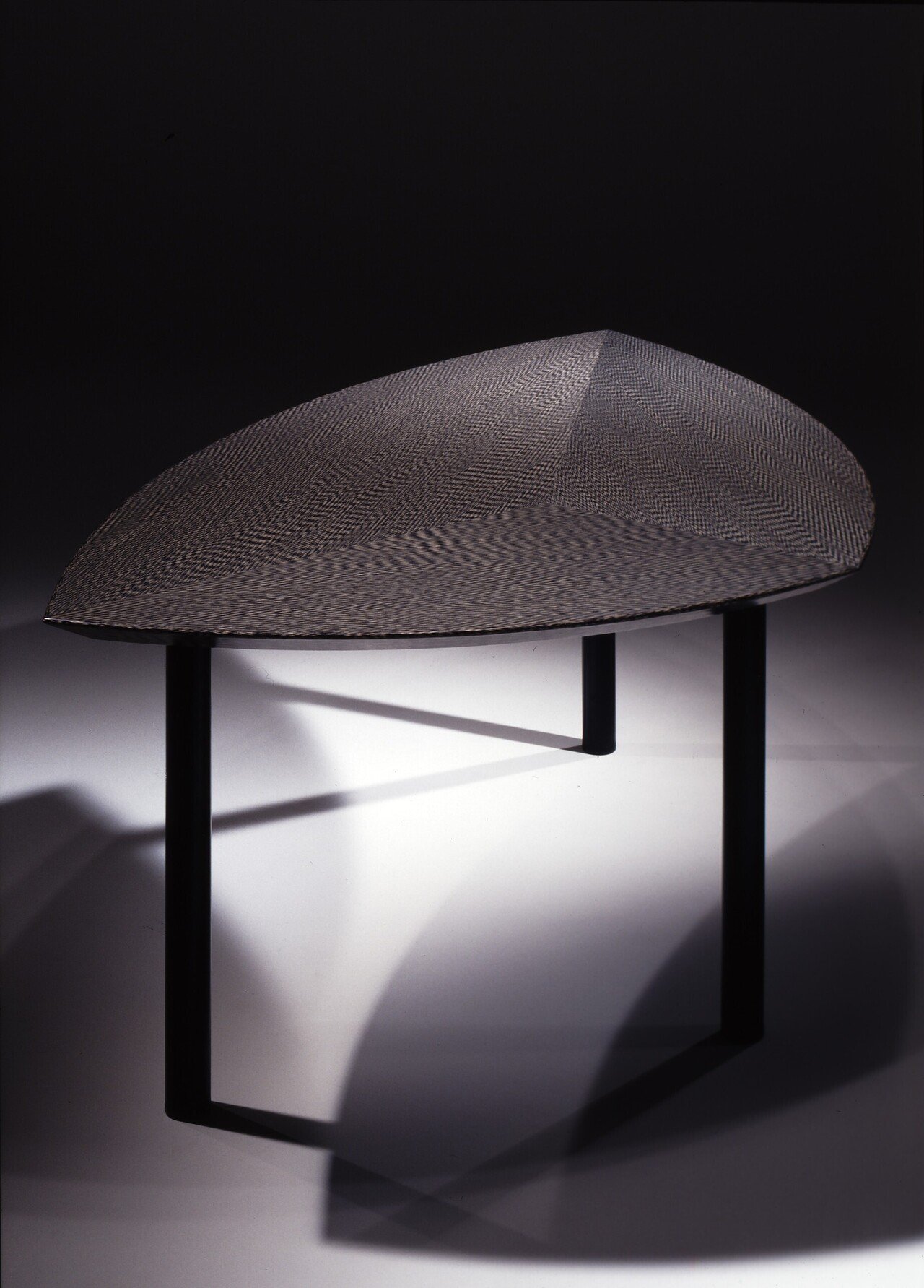 三角のテーブル ｜ テーブル展のための作品｜黒川雅之 / Kurokawa Masayuki