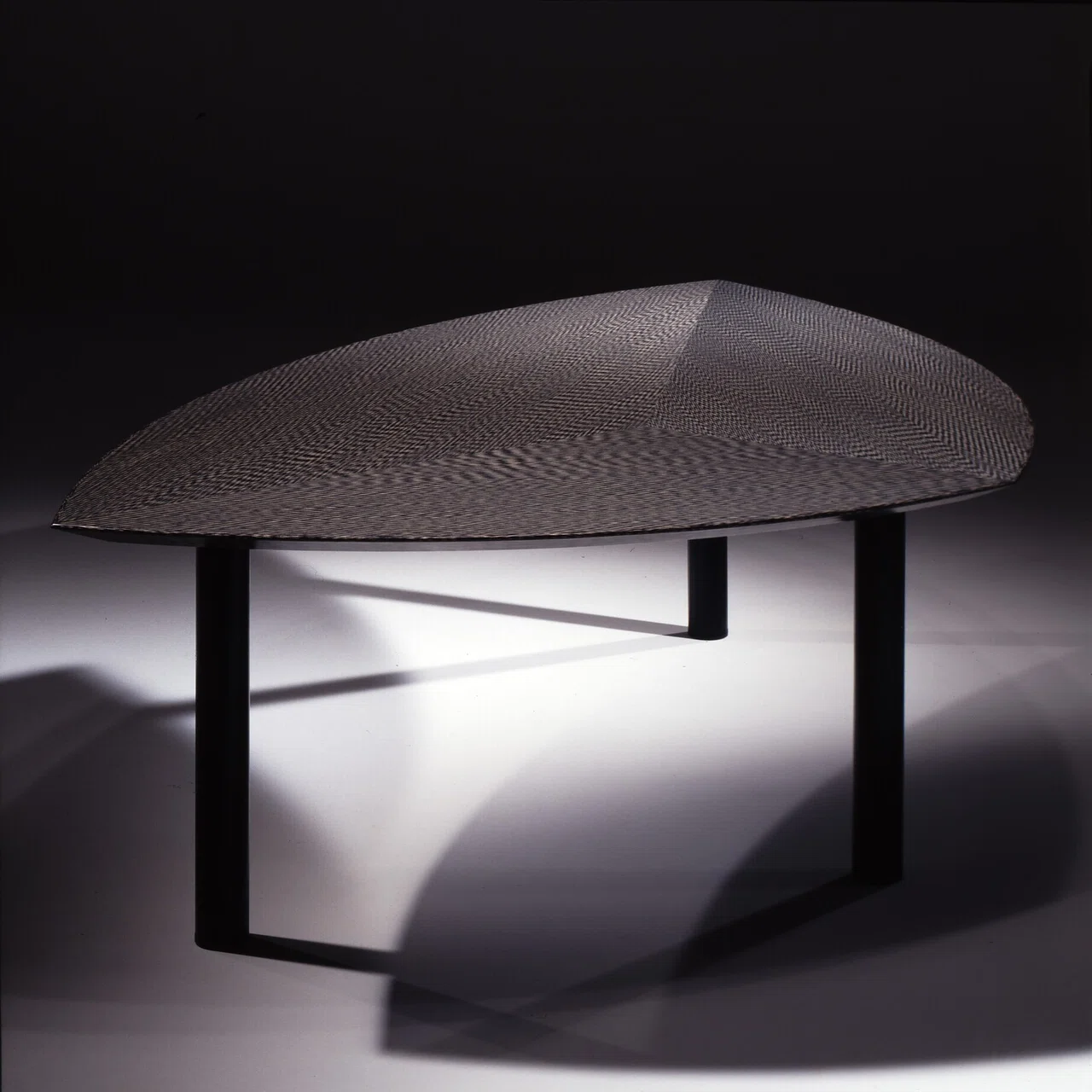 三角のテーブル ｜ テーブル展のための作品｜黒川雅之 / Kurokawa Masayuki