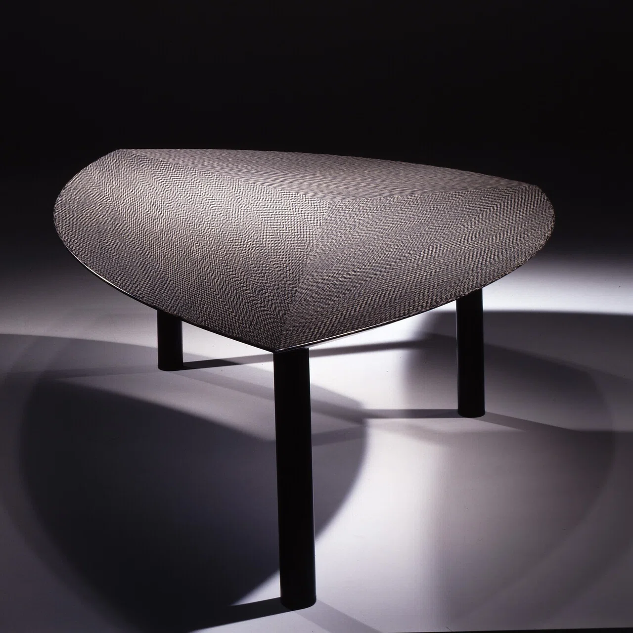 三角のテーブル ｜ テーブル展のための作品｜黒川雅之 / Kurokawa Masayuki