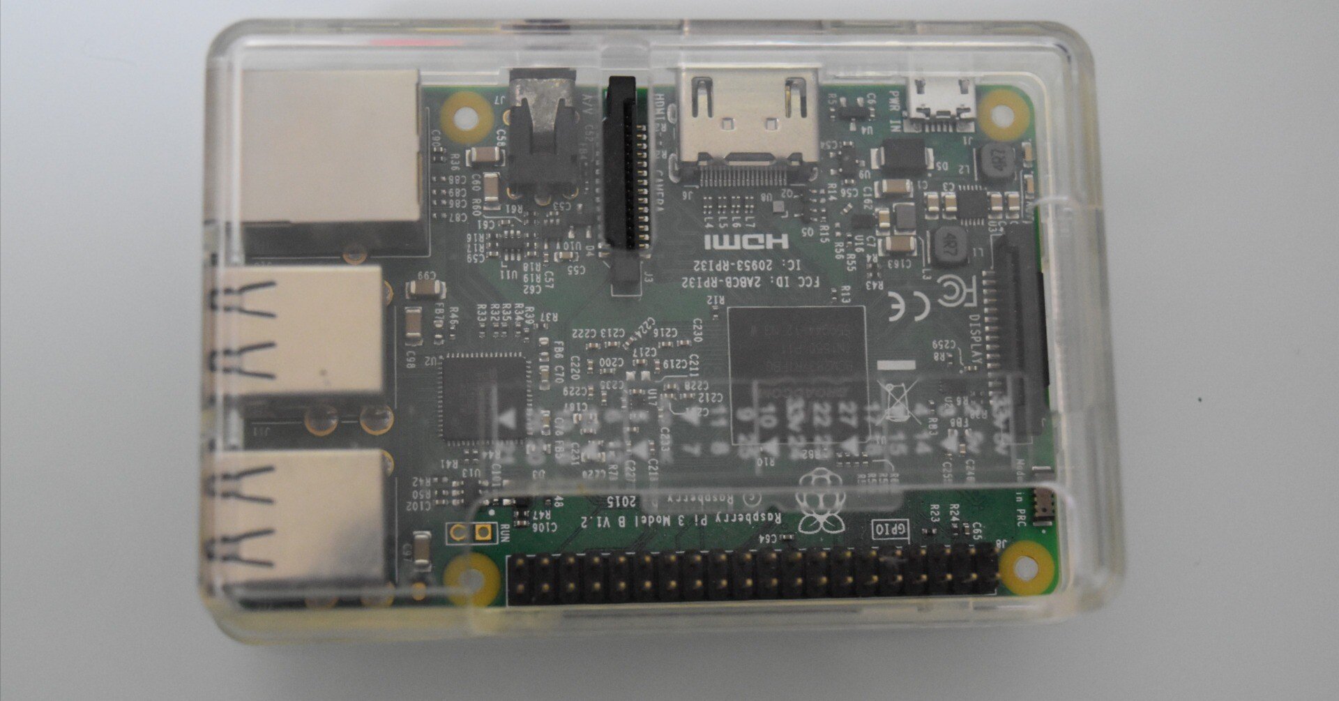 Raspberry Pi 3 Model B+ にRaspberry Pi OSをインストールする