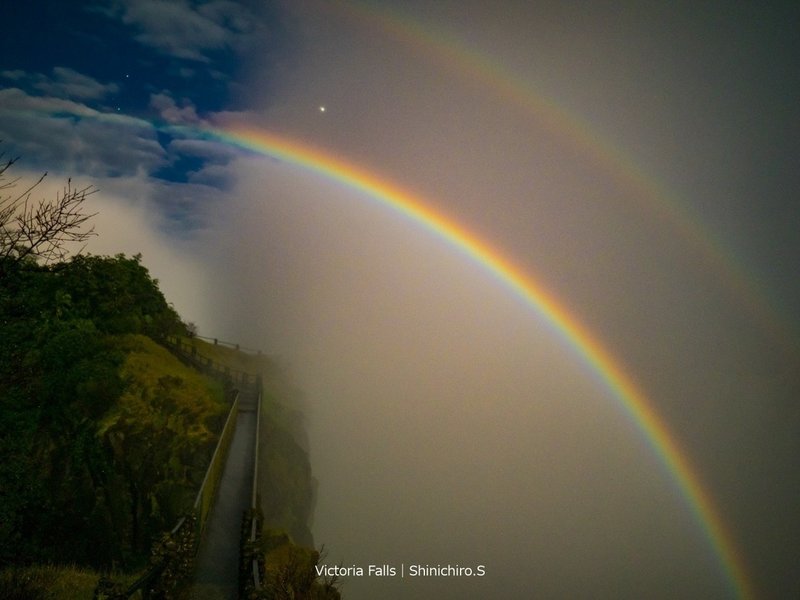 神秘的 満月の夜に出現する虹 ルナレインボーを見るには Shin Southafrica Note 神秘的 満月の夜に出現する虹 ルナレインボーを見るには Shin Southafrica Note