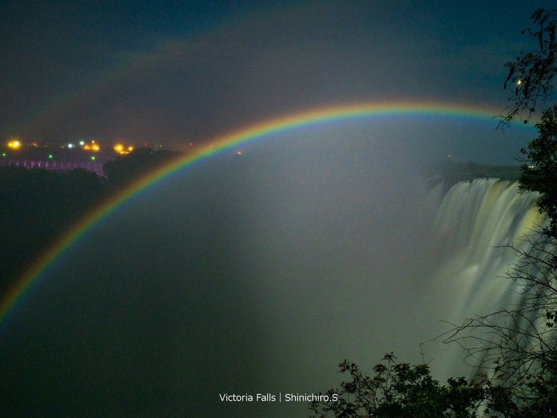 神秘的 満月の夜に出現する虹 ルナレインボーを見るには Shin Southafrica Note 神秘的 満月の夜に出現する虹 ルナレインボーを見るには Shin Southafrica Note