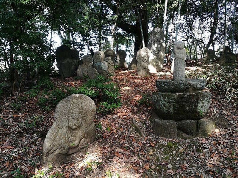 石峰寺羅漢・誕生仏