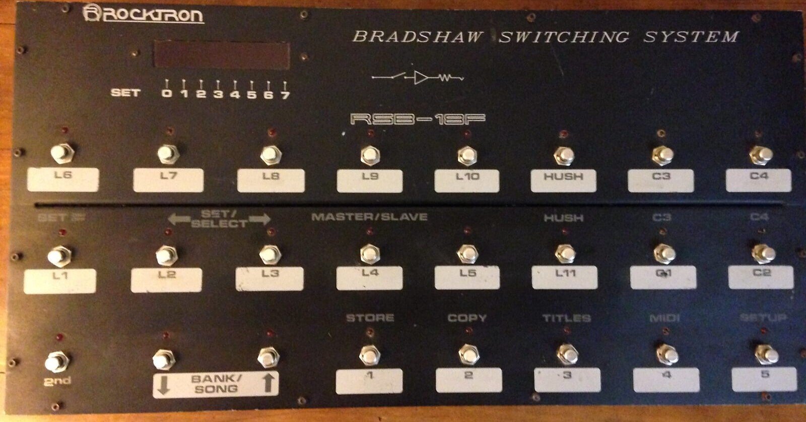 Rocktron BRADSHAW SWITCHING SYSTEMS RSB-18F フットスイッチの説明｜会社員 八儿匕コ