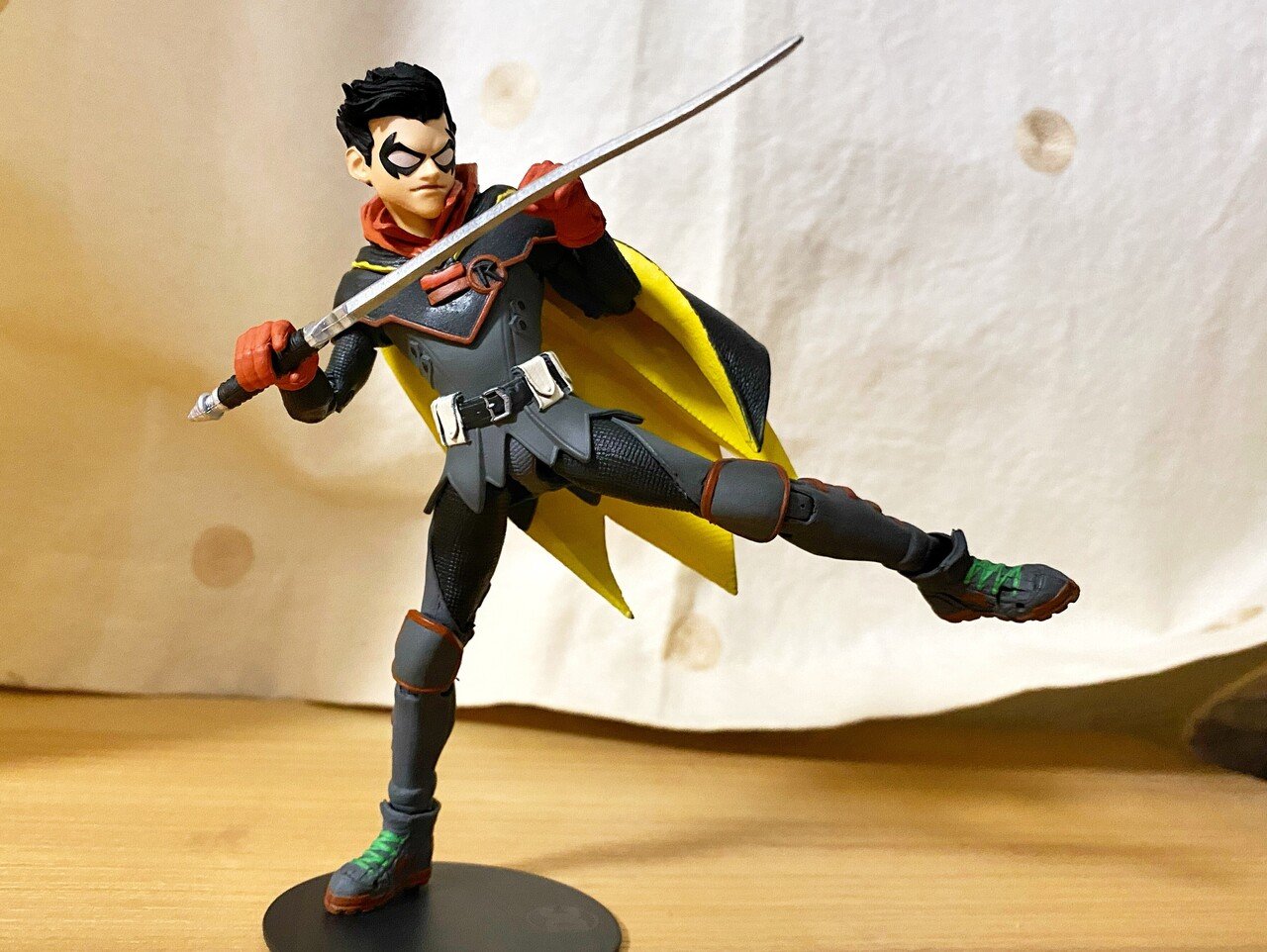 ついに歴代ロビン集結！ DCマルチバース「ロビン