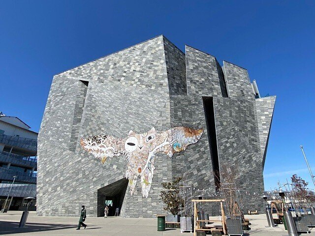 61面体の巨大アート建築と「チームラボどんぐりの森」｜戸川みゆき