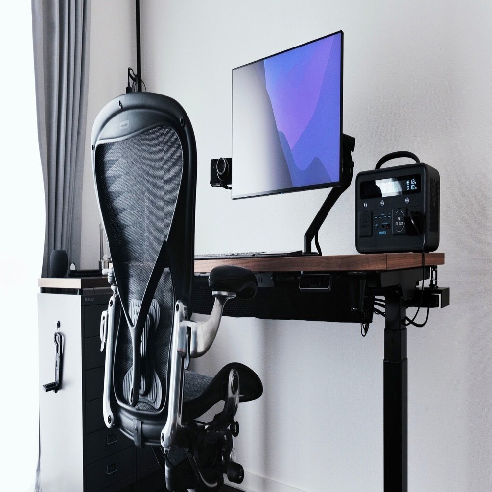 昇降デスクに大型バッテリー搭載したら、デスクすっきりが新たな