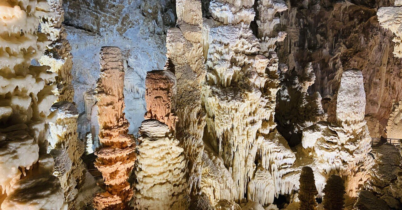 イタリアマルケ州にあるヨーロッパ最大の洞窟Grotta Frasassi｜中小路