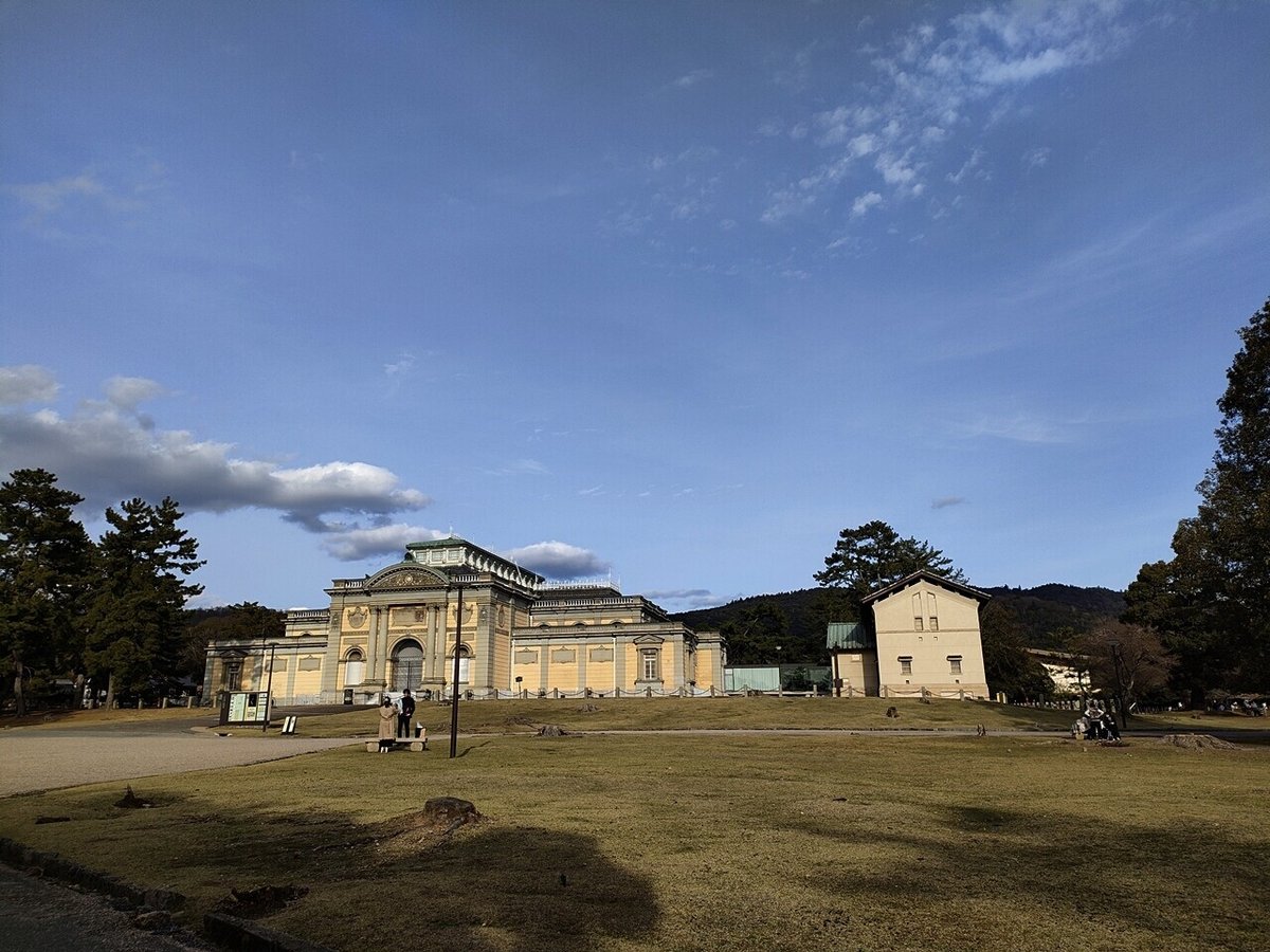 奈良国立博物館遠景