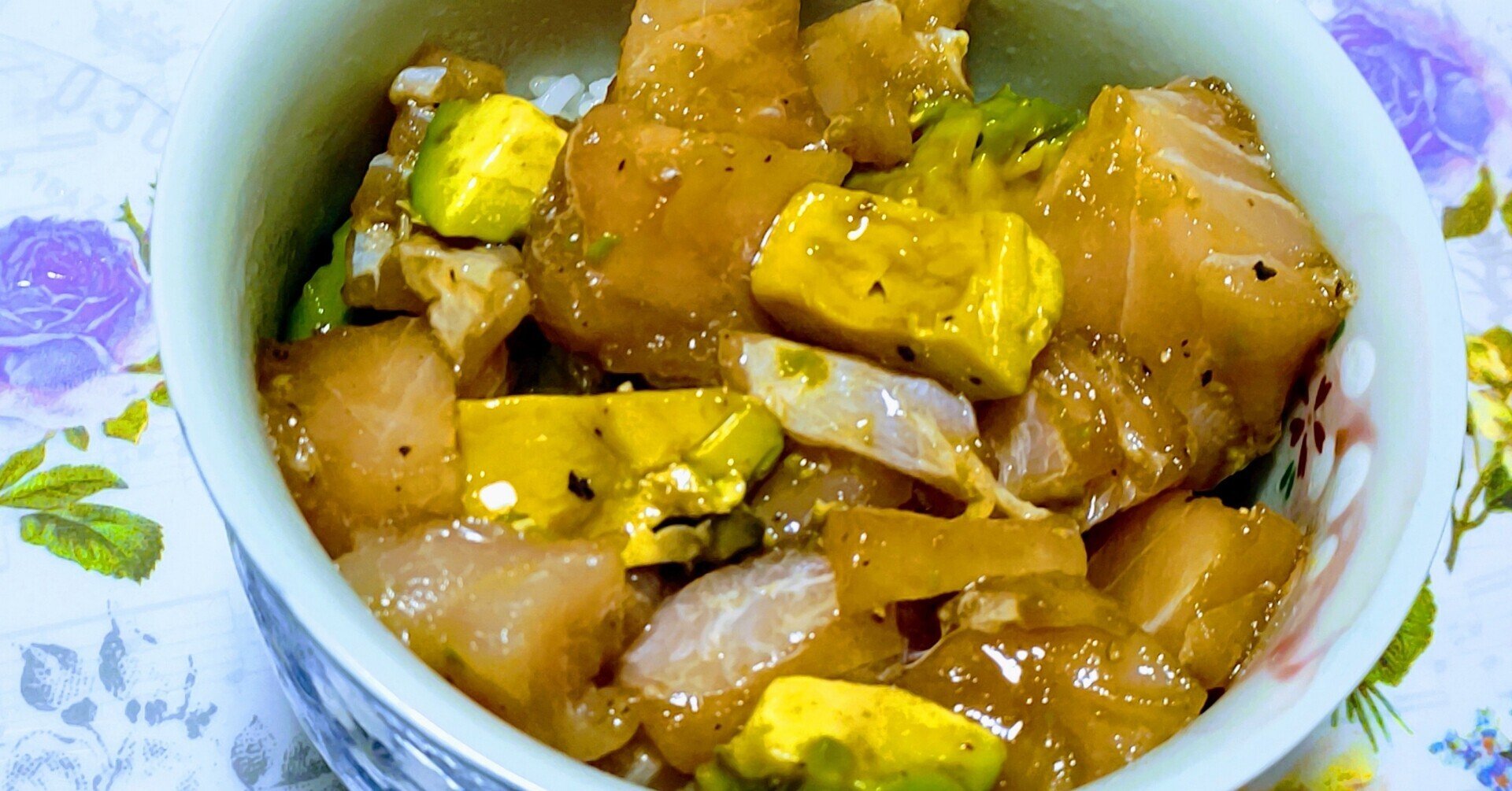 24びんちょうまぐろとアボカドの漬け丼 さくたん Note 24びんちょうまぐろとアボカドの漬け丼 さくたん Note