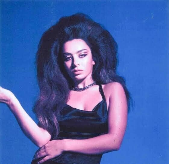 Charli Xcx Crash キャリアの集大成 最高のポップアルバムが誕生 Shinanoyama Note