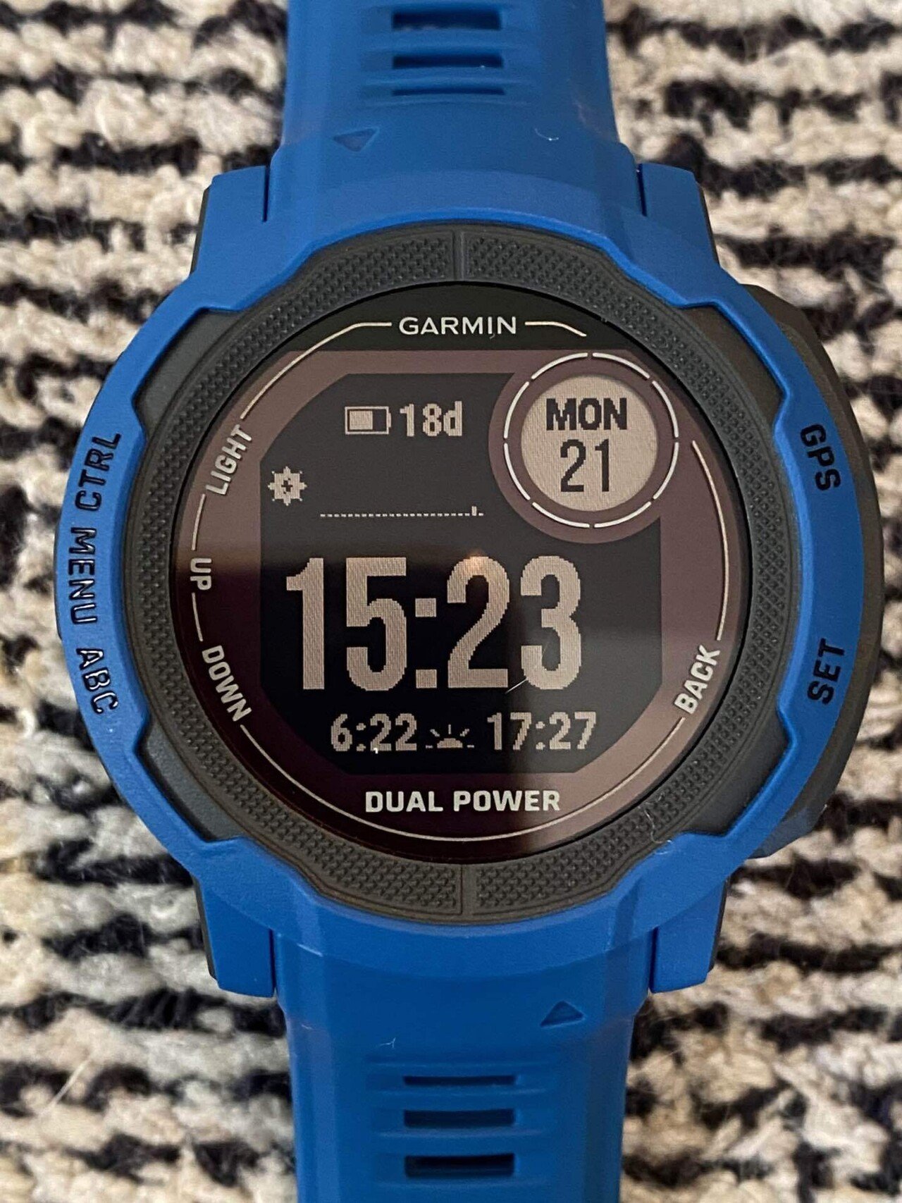 Garmin Instinct 2 Dual Power の 表示カスタマイズ、そして、咲き始め
