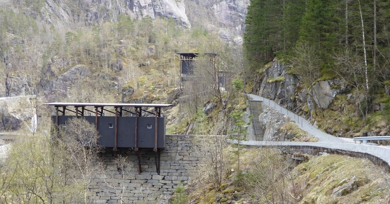 【建築】渓谷に静かに佇むアルマナユヴァ亜鉛鉱山博物館（ピーター・ズントー）
