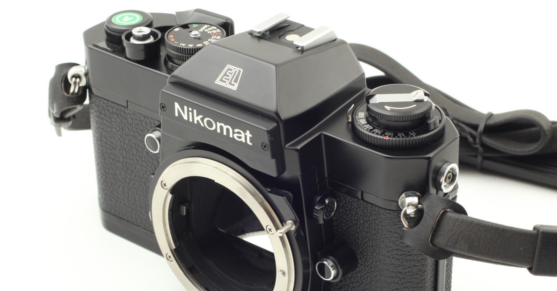 Nikon Nikomat ELの分解|フィルムカメラ修理のアクアカメラ