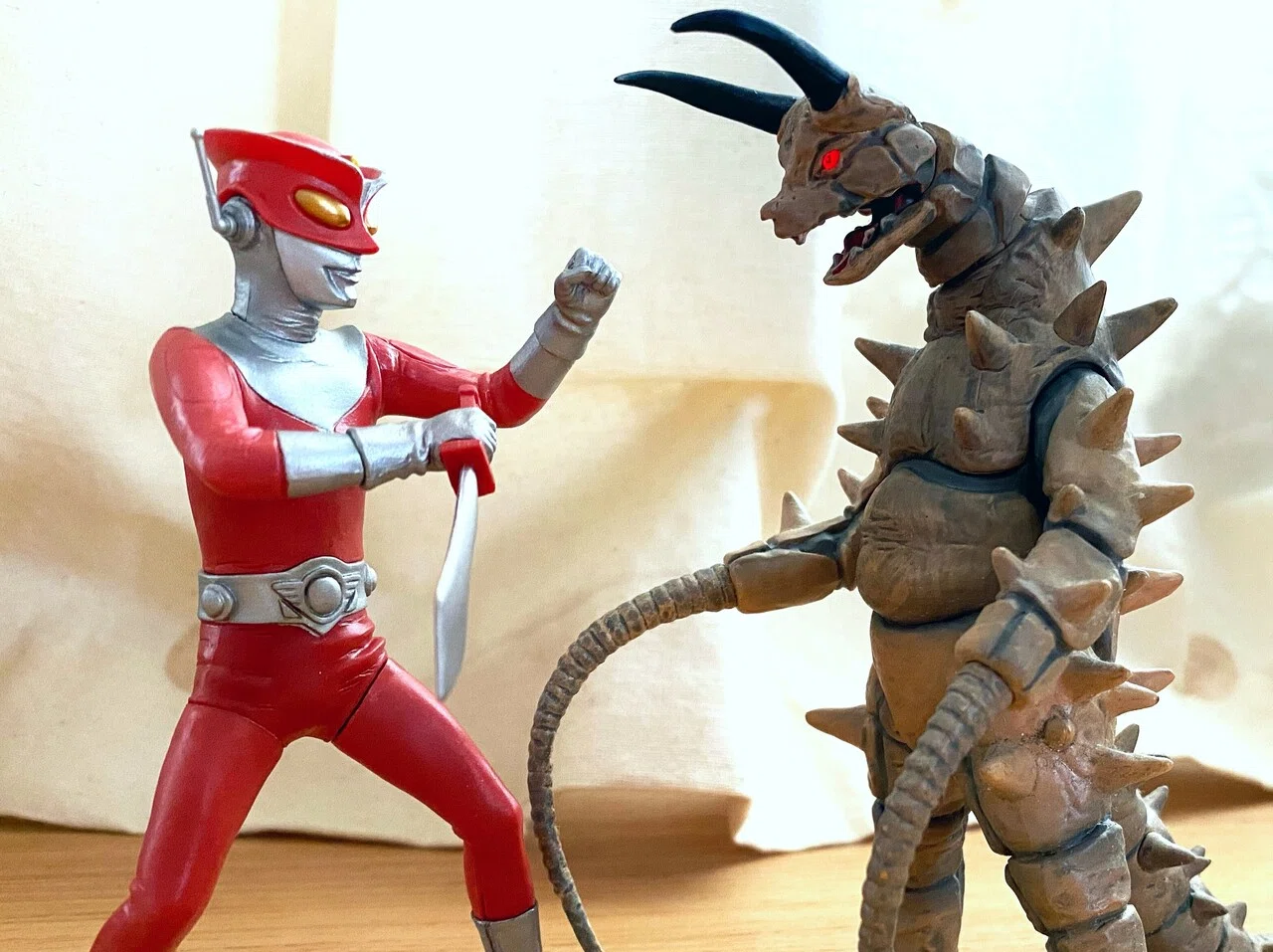 アルティメットルミナス イーヴィルティガ キリエロイド ガシャデパ