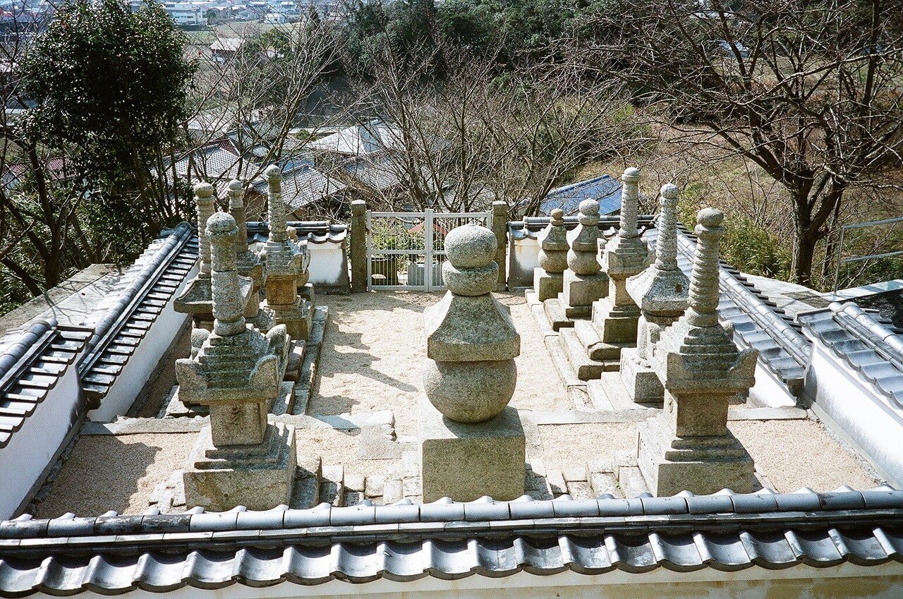 石仏　石塔　お地蔵様　五輪塔　多宝塔 石仏 石塔 お地蔵様 五輪塔 多宝塔 石仏 石塔 お地蔵様 五輪塔 多宝塔