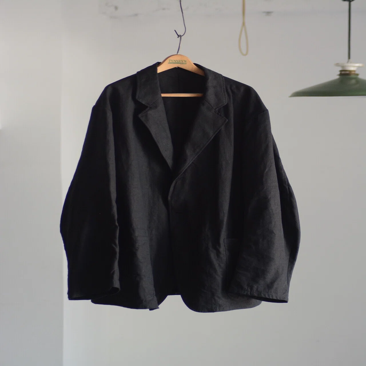 黒いリネンのジャケットが欲しい。｜takuro yamashita