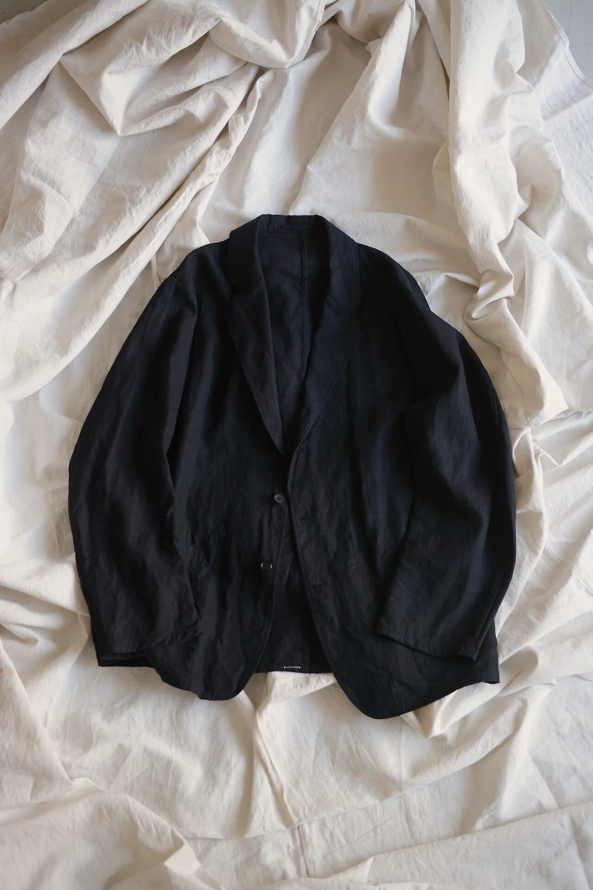 黒いリネンのジャケットが欲しい。｜takuro yamashita