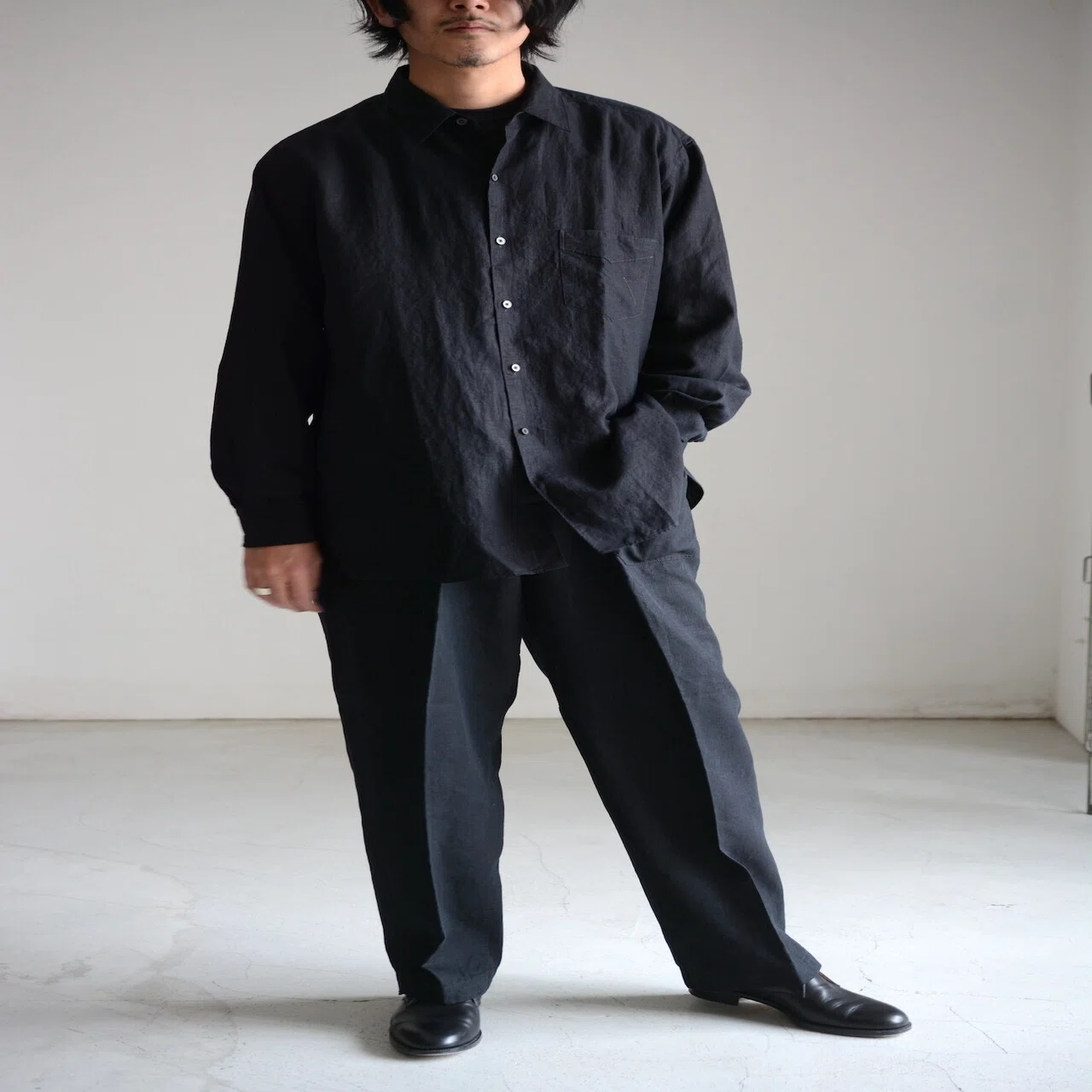 黒いリネンのジャケットが欲しい。｜takuro yamashita