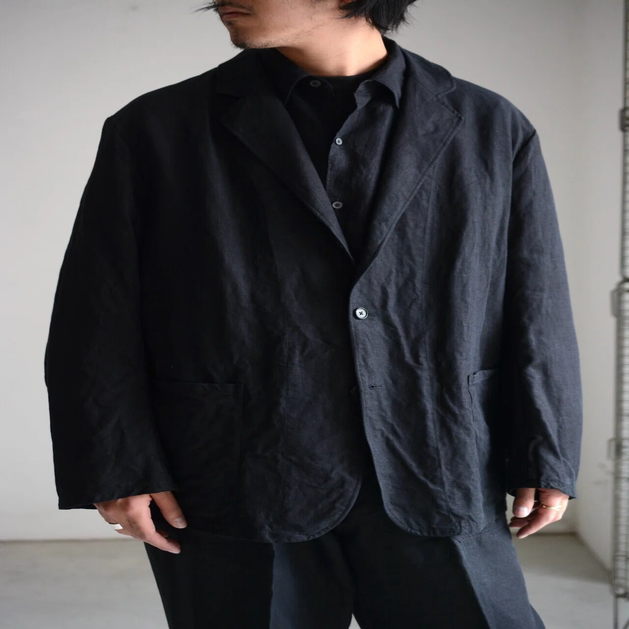 黒いリネンのジャケットが欲しい。｜takuro yamashita