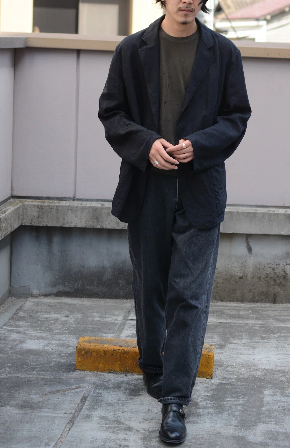 黒いリネンのジャケットが欲しい。｜takuro yamashita