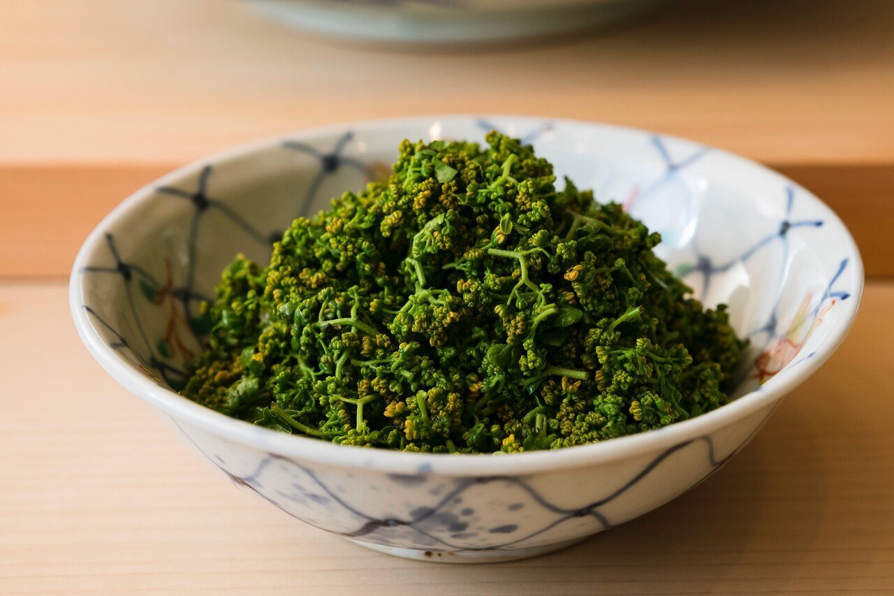 花山椒の香りと 脂を包み込む爽やかなしびれ 大人の味覚を味わう4月 懐石小室 Note 花山椒の香りと 脂を包み込む爽やかなしびれ 大人の味覚を味わう4月 懐石小室 Note