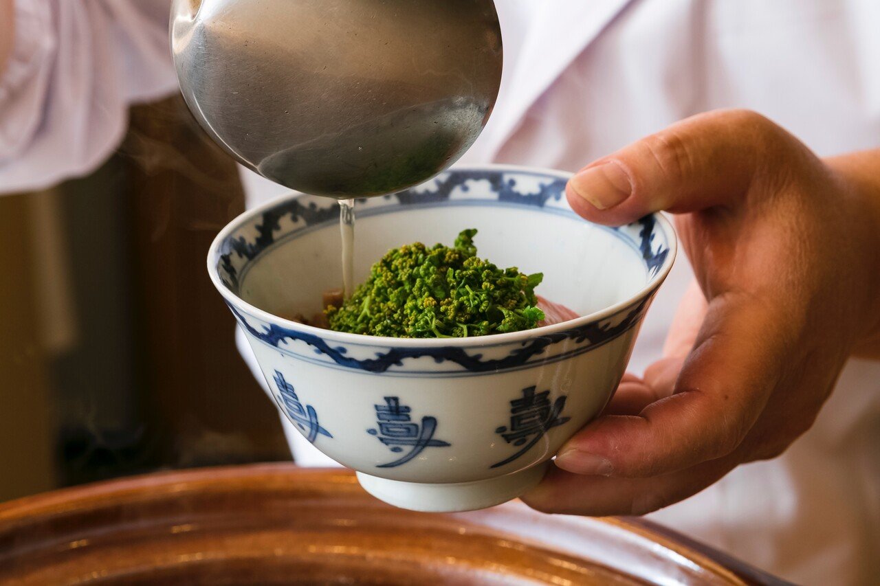 花山椒の香りと 脂を包み込む爽やかなしびれ 大人の味覚を味わう4月 懐石小室 Note 花山椒の香りと 脂を包み込む爽やかなしびれ 大人の味覚を味わう4月 懐石小室 Note