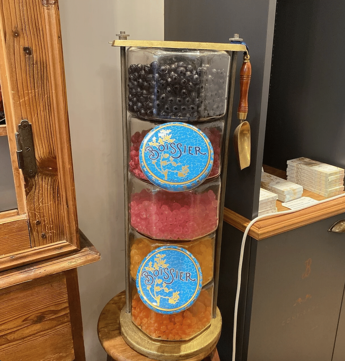 ボワシエ(Boissier):缶の容器も可愛い、カラフルなお菓子が ボワシエ(Boissier):缶の容器も可愛い、カラフルなお菓子が