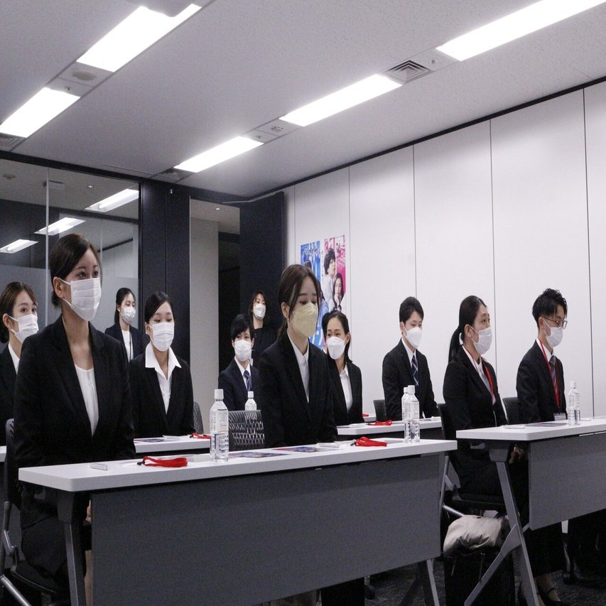 🌸2022年4月1日 入社式を行いました🌸｜（株）LAVA International 介護予防🌸ゆずりは🌸