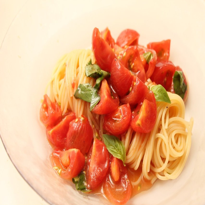 基本の冷製トマトパスタのコツはソースをシェイク 樋口直哉 Travelingfoodlab Note
