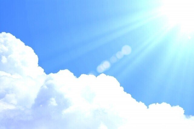 空　太陽　光　雲