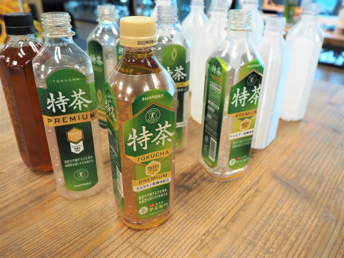 発売10年目を迎える「伊右衛門 特茶」が初の全面リニューアル!|SUNTORY(サントリー)