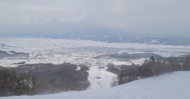 今年の1月、初めて北海道で滑ったin富良野スキー場。パウダーじゃなくて残念だった。