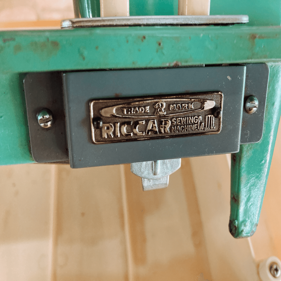 RECCAR♪ミシン台、アンティーク chaaa】RICCAR ミシン台 アンティーク
