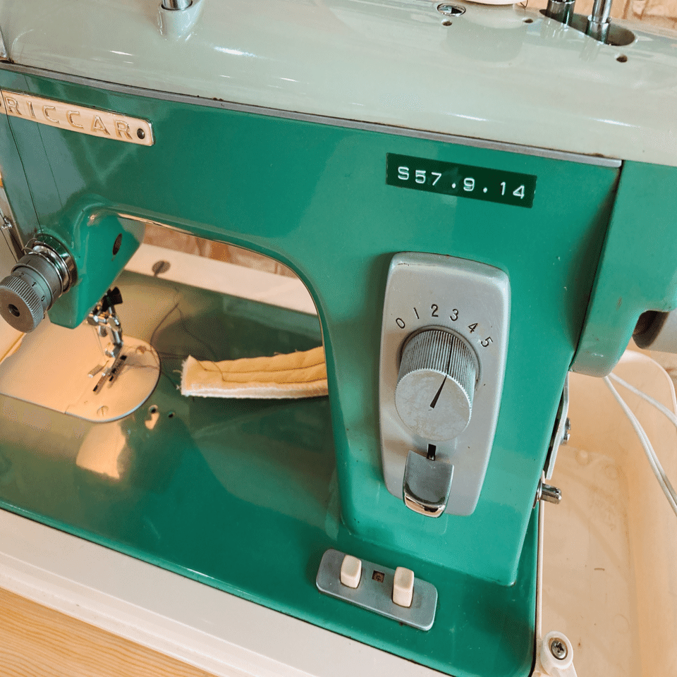 ミシン紹介】アンティークミシンRICCAR（リッカー）「MODEL RW-6E