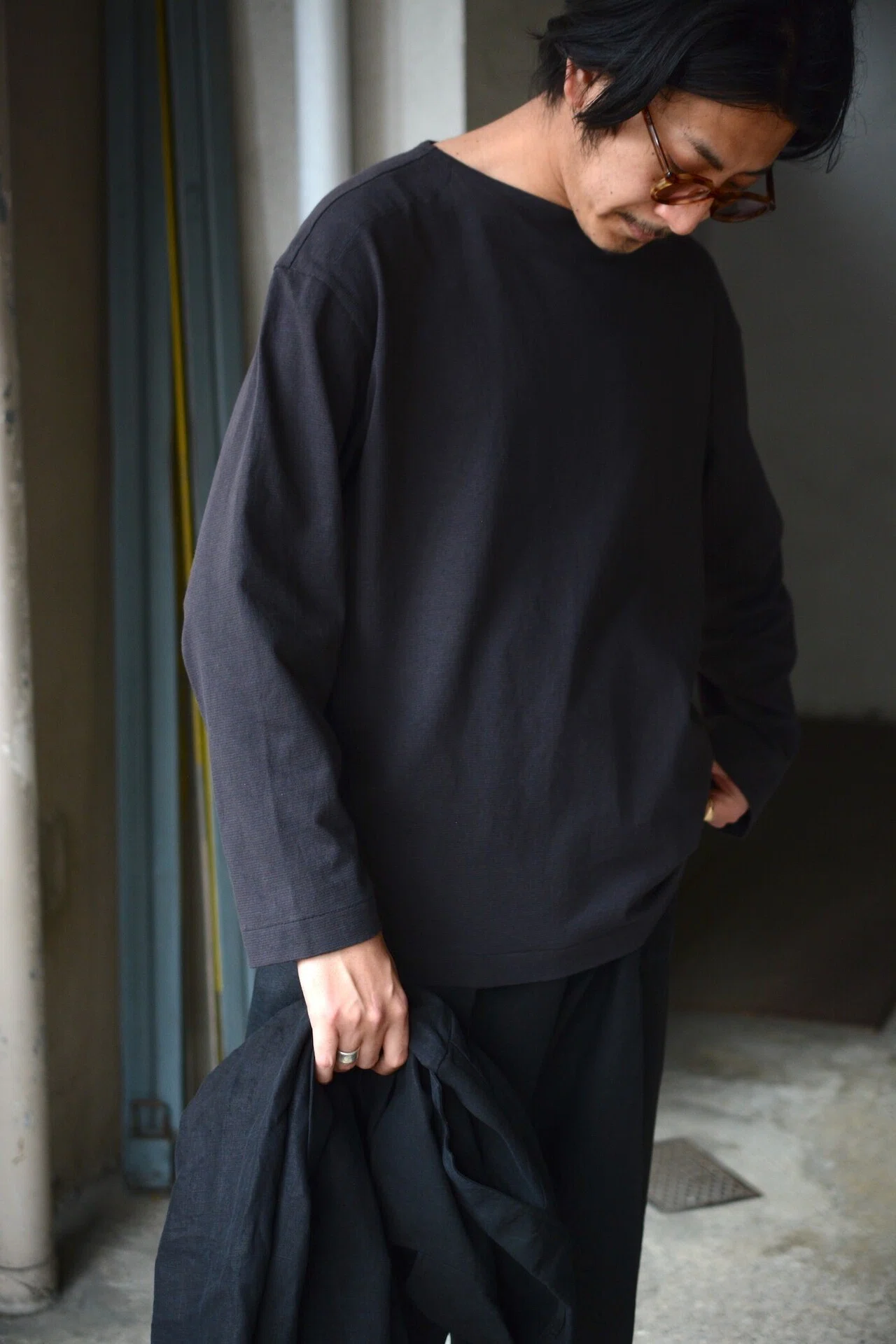 炭黒な和紙バスク｜takuro yamashita