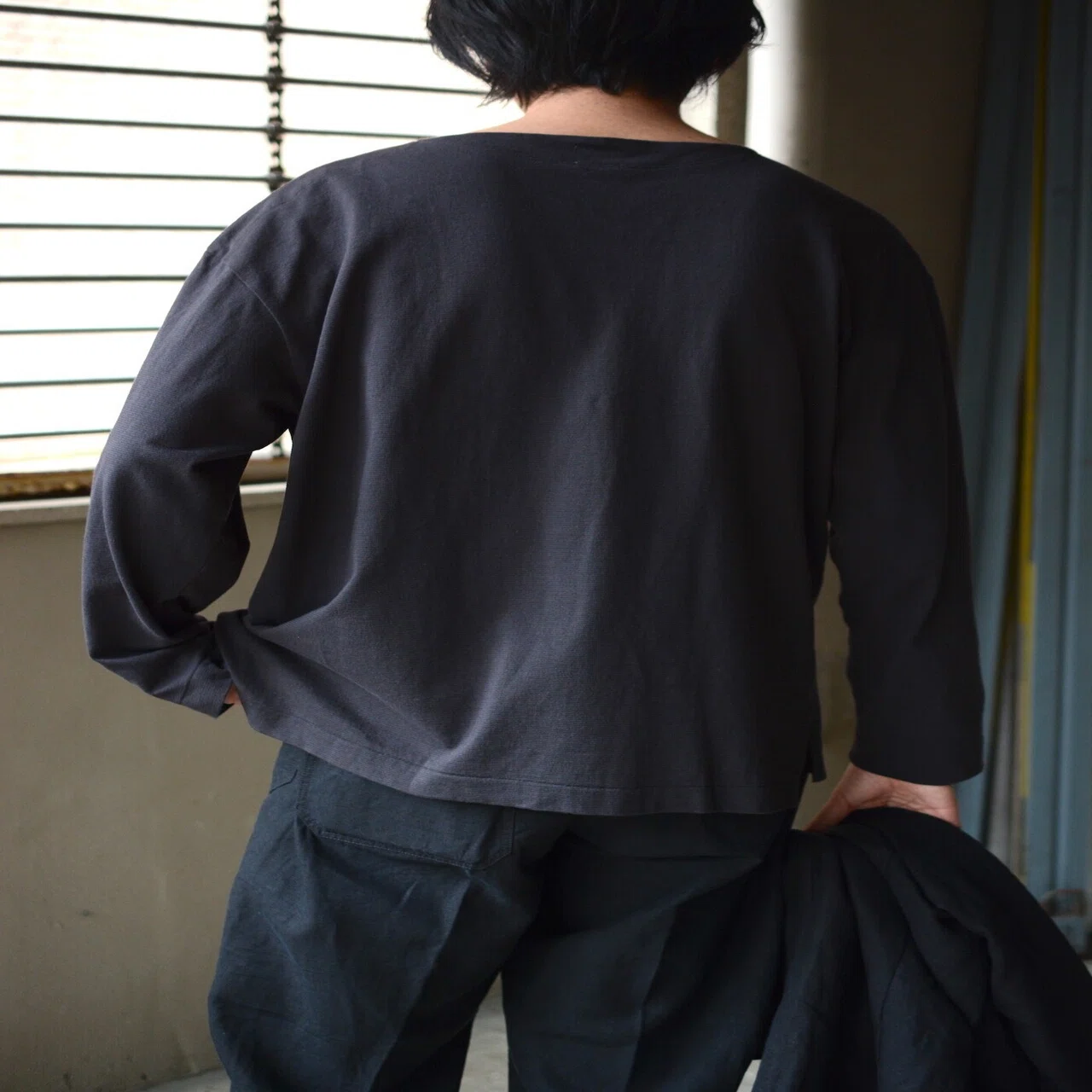 炭黒な和紙バスク｜takuro yamashita