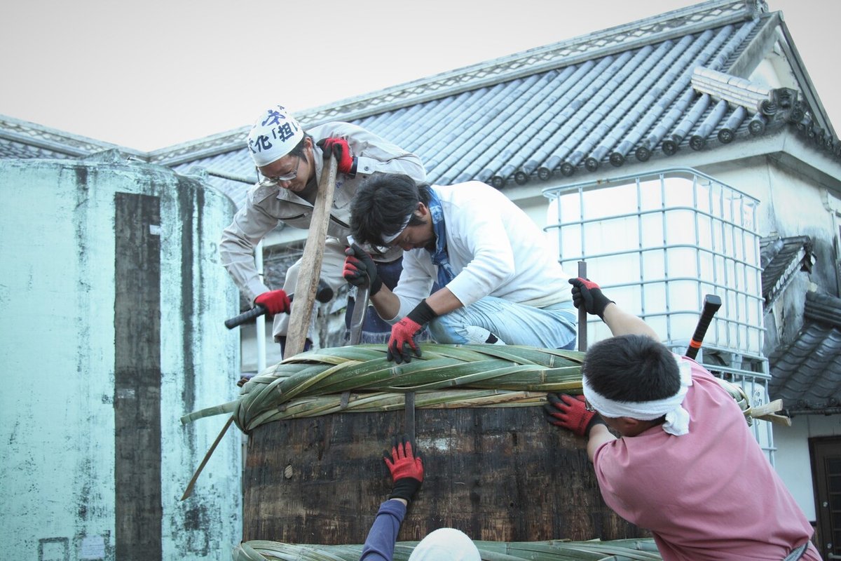 庄分酢木桶の輪替え