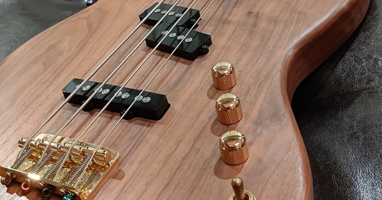 ムーンギターズのJJ4をPJにカスタムした最強のベース！その美しさも