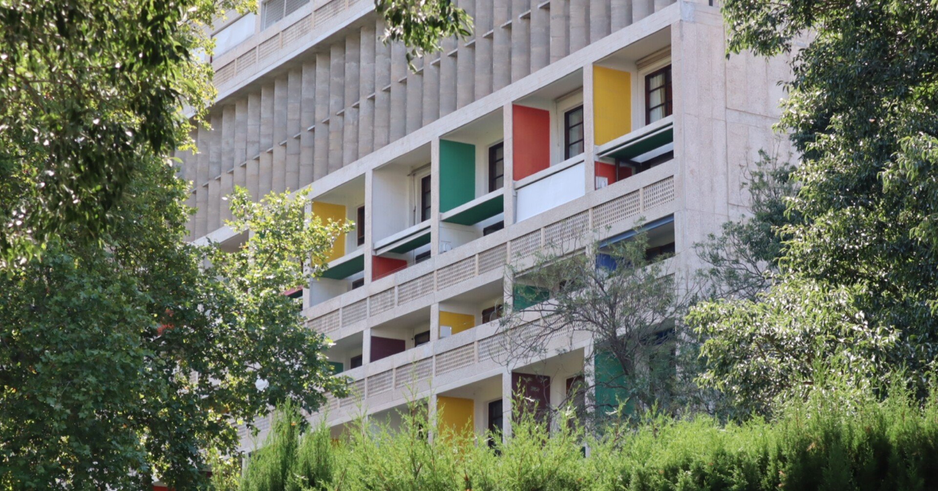 モダニズム建築の巨匠ル・コルビュジエの「ユニテ・ダビタシオン