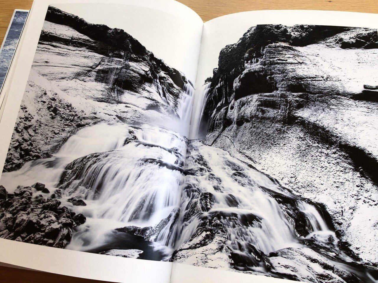 竹沢うるまの写真集「Boundary | 境界」｜建築文化発信/ FUKUMOTO