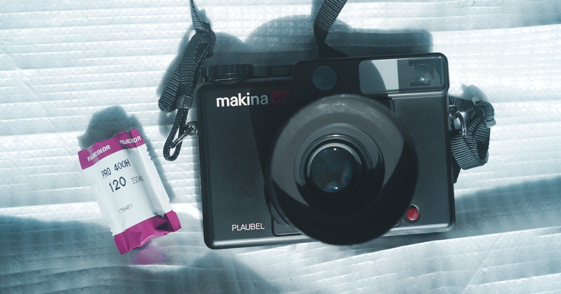 Plaubel makina67スマホ/家電/カメラ - フィルムカメラ
